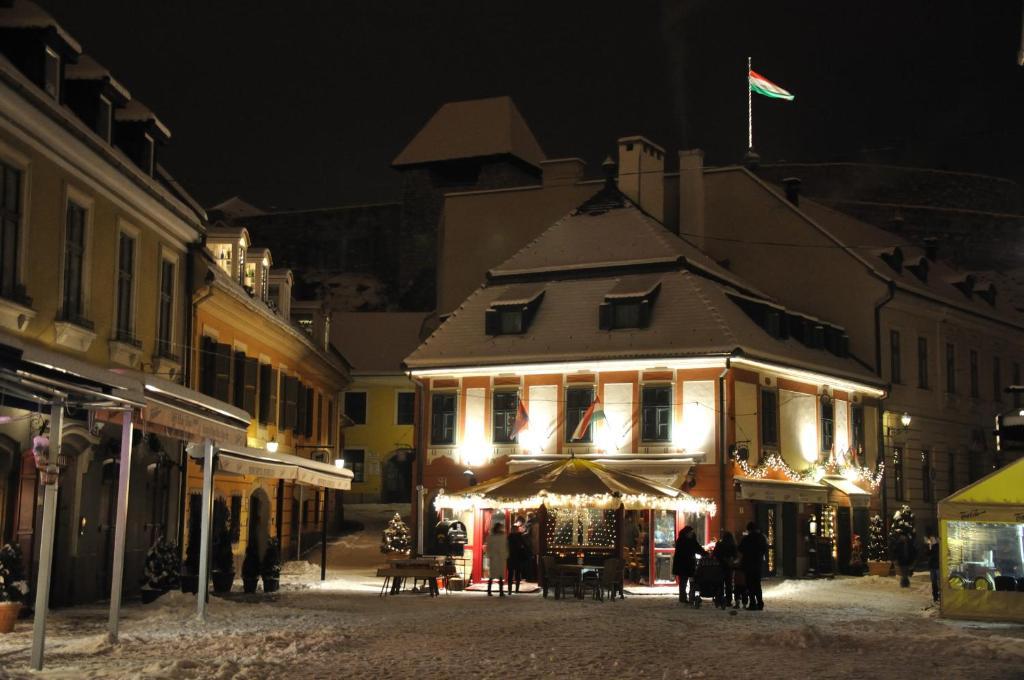 Hotel Senator-Ház Eger Exterior foto