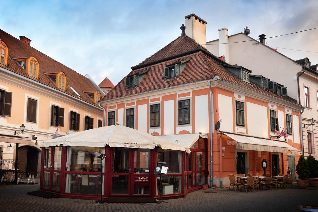Hotel Senator-Ház Eger Exterior foto